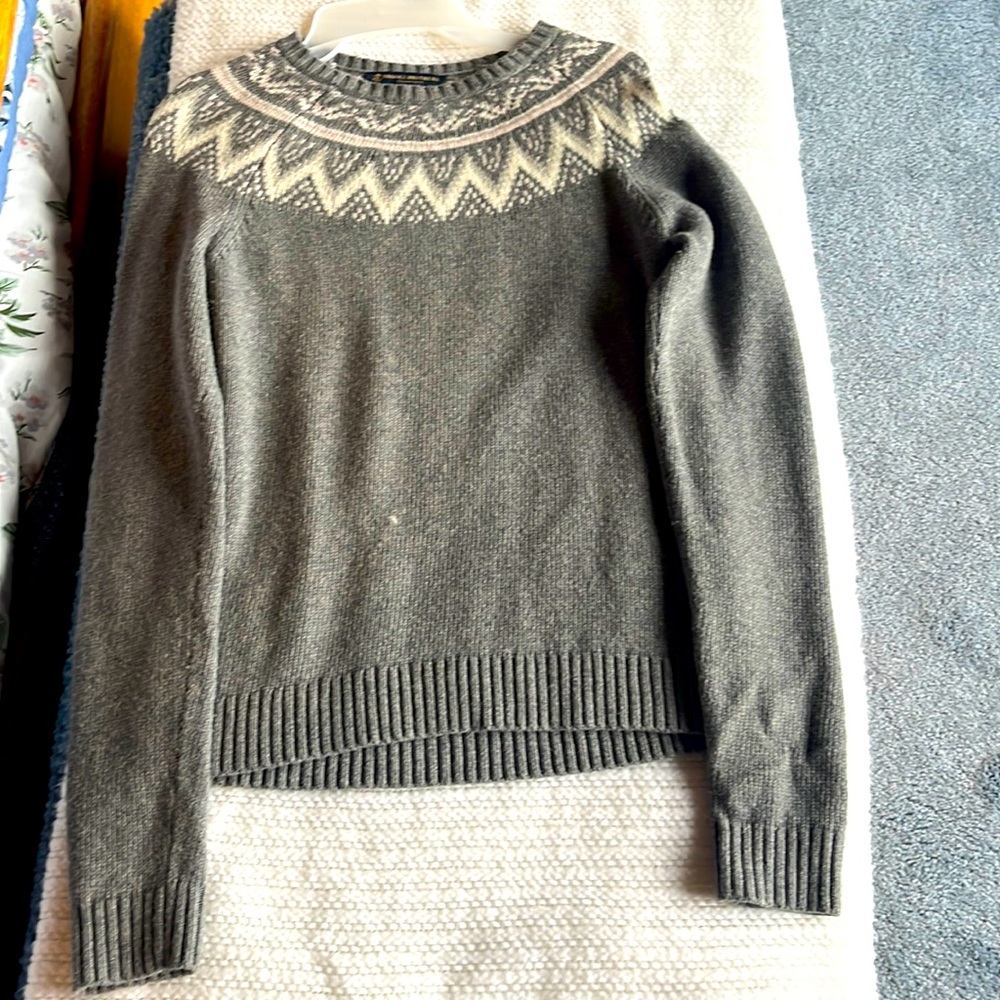Brooks Brothers pullover sweater, woman size small.